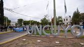 Imagen de la marcha anterior a favor de la ley de financiamiento universitario en la UNCuyo. Imagen de la marcha anterior a favor de la ley de financiamiento universitario en la UNCuyo.