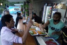 como es el patio gastronomico rodrigo bueno que visitaron lizy y marley