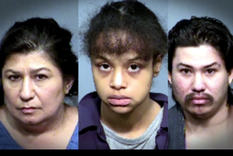 Elizabeth Archibeque En el centro, la madre asesina y, a sus costados, la abuela y el padre del niño fallecido. Foto: FlagstaffPoliceDepartment Arizona