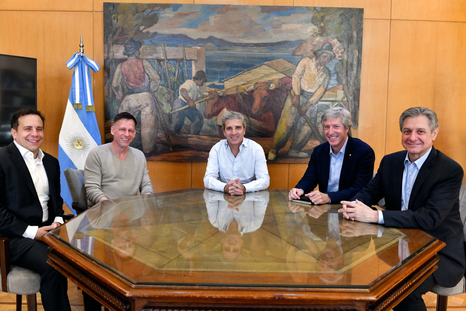 Luis Caputo junto a Peter Thiel. Luis Caputo junto a Peter Thiel.