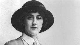 La escritora británica de misterio Agatha Christie (1891-1976), en una foto tomada en 1926, un año de éxito profesional y dolor personal.