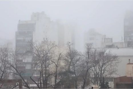 Los bancos de niebla densos, especialmente durante la madrugada y las primeras horas de la mañana, seguirá afectando rutas, accesos y aeropuertos.en el AMBA. Los bancos de niebla densos, especialmente durante la madrugada y las primeras horas de la mañana, seguirá afectando rutas, accesos y aeropuertos.en el AMBA.