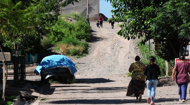 Las calles de La Favorita vienen siendo escenario de los enfrentamientos entre las dos facciones. Las calles de La Favorita vienen siendo escenario de los enfrentamientos entre las dos facciones.