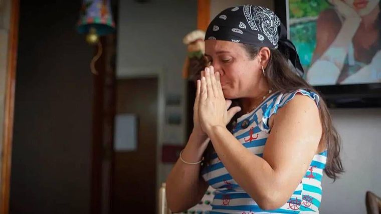 Adriana Briceño le pasaba mensajes a su esposo detenido, Ángel Godoy, en envoltorios de dulces.