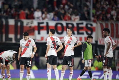 El Monumental, un cabildo abierto luego de derrota de River ante Riestra. El Monumental, un cabildo abierto luego de derrota de River ante Riestra.