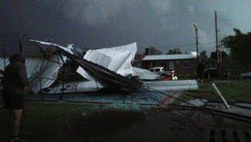 La tormenta comenzó cerca de las 23:30 del lunes. La tormenta comenzó cerca de las 23:30 del lunes.