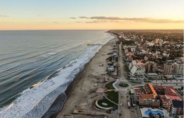 Miles de argentinos eligen vacacionar en la Costa Atlántica. Miles de argentinos eligen vacacionar en la Costa Atlántica.