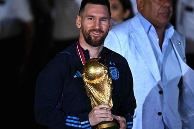 MDZol | Messi no se ha desprendido de la copa desde ganarla. Foto: GETTY IMAGES