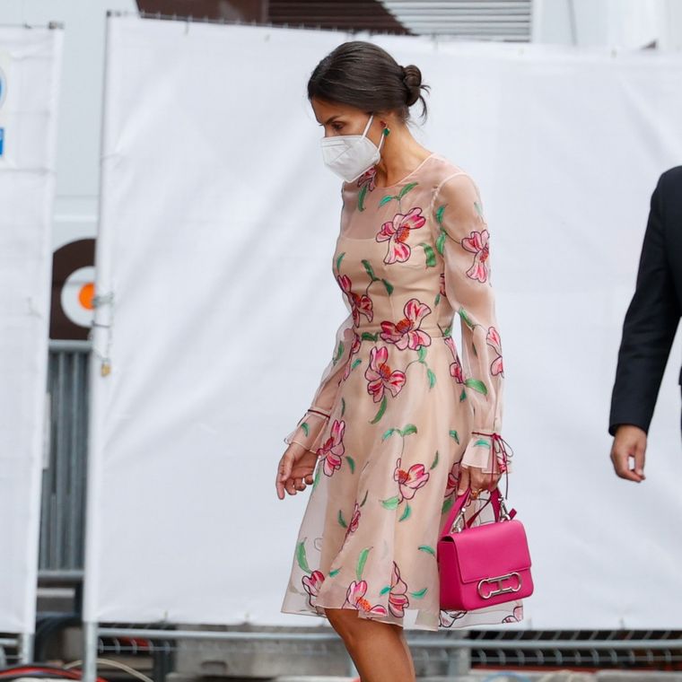 Letizia Ortíz, Leonor y Sofía de Borbón sincronizaron colores y demostraron que con estilo se nace. Foto: Vogue