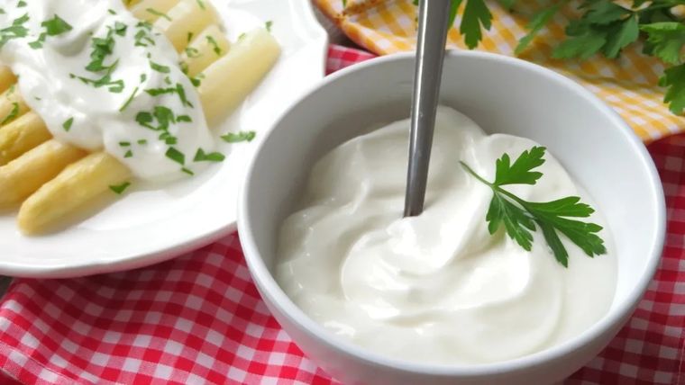 La receta de lactonesa es ideal para los días calurosos, ya que no contiene huevo como la mayonesa y reduce el riesgo de intoxicaciones. La receta de lactonesa es ideal para los días calurosos, ya que no contiene huevo como la mayonesa y reduce el riesgo de intoxicaciones.