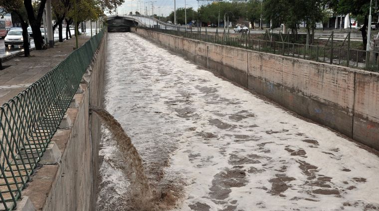 El sistema hidráulico respondió a tormentas históricas, pero el Estado advierte que el riesgo sigue presente y requiere inversiones constantes.