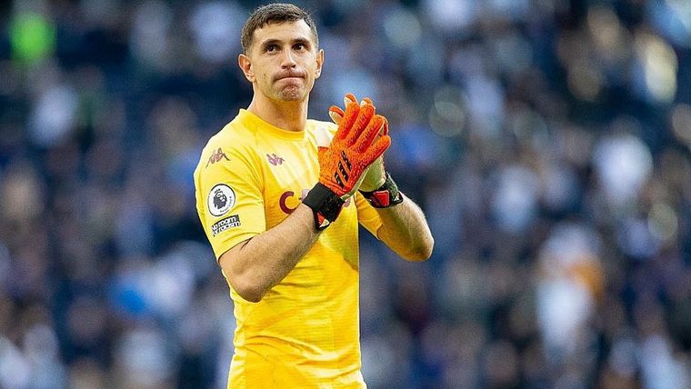 El arquero de la Selección tuvo un año soñado. Foto: Twitter @emimartinezz1