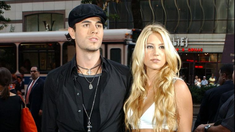 APARECIÓ LA PRIMERA FOTO FAMILIAR DE ENRIQUE IGLESIAS Y ANNA KOURNIKOVA. ALLÍ ESTÁ LA PAREJA JUNTO A SUS TRES PEQUEÑOS.