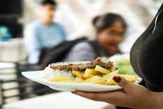 Dónde probar comida boliviana en Guaymallén: el secreto gastronómico del Mercado Cooperativo.