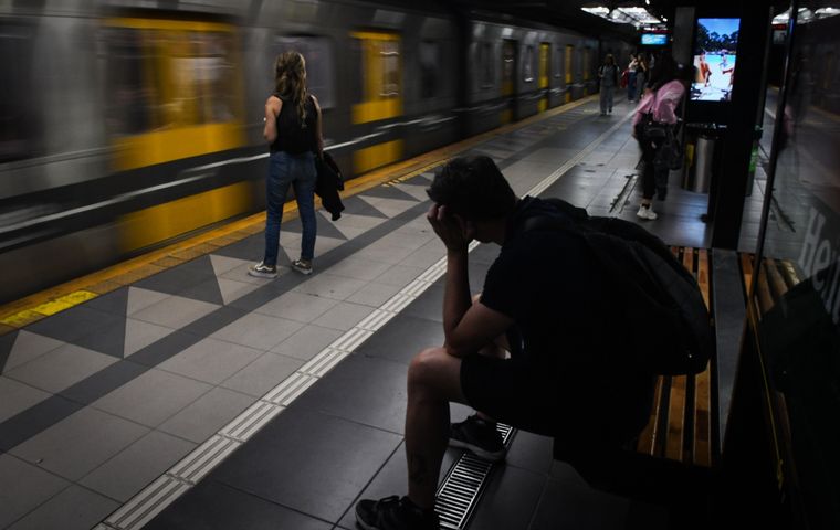 Desde enero el pasaje de subte costará un 56% más Foto: Juan Ignacio Blanco / MDZ