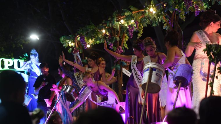 Uno de los eventos más importantes previo a la elección de la nueva Reina y Virreina de la Fiesta Nacional de la Vendimia. Uno de los eventos más importantes previo a la elección de la nueva Reina y Virreina de la Fiesta Nacional de la Vendimia.