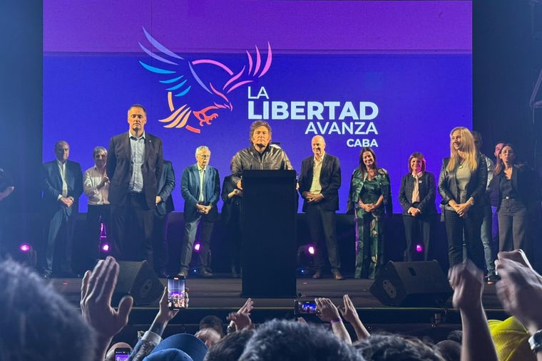 El presidente Javier Milei, el vocero presidencial, Manuel Adorni, y varios ministros del Gabinete ya tienen programado en qué horario irán a votar en las elecciones porteñas. Foto: X (LLA_CABA)