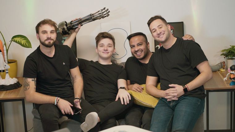 Augusto y Mateo Salvatto, Fredi Vivas y Joan Cwaik. Foto: Mateo Salvatto