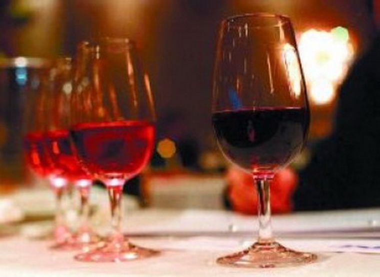 El vino, será oficialmente bebida nacional, el primero de noviembre.