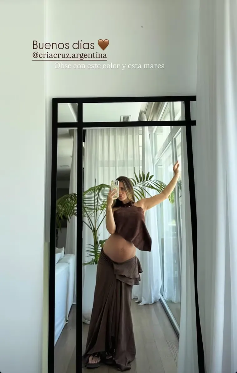 Un combo de top, pantalón holgado y make up sutil que enamoró a sus seguidores. Un combo de top, pantalón holgado y make up sutil que enamoró a sus seguidores.