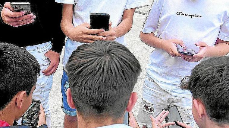 Estos desafíos no son juegos inocentes: en muchos casos terminan en salas de emergencia. Estos desafíos no son juegos inocentes: en muchos casos terminan en salas de emergencia.