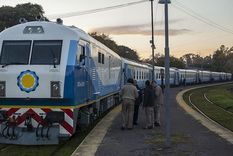 La mujer cruzaba por las vías del tren cuando fue atropellada por la unidad La mujer cruzaba por las vías del tren cuando fue atropellada por la unidad