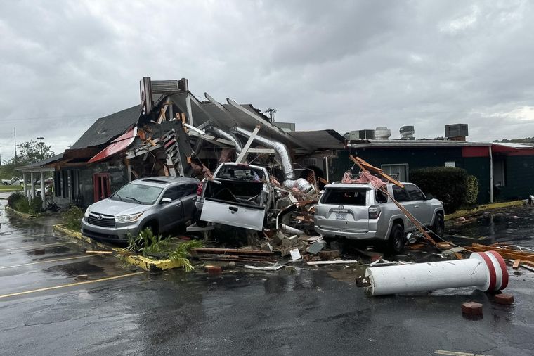 La ciudad de Rocky Mountain en Carolina del Norte afectada por los daños que ha causado el huracán Helene. Foto: EFE/EPA