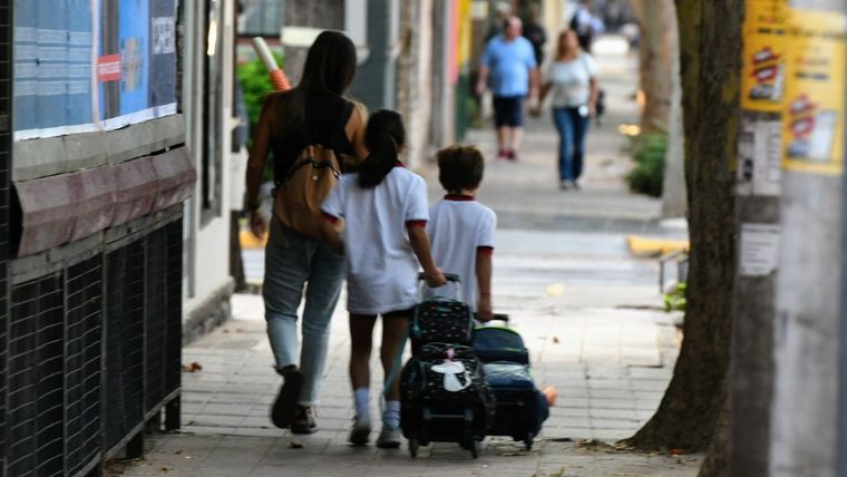 La inscripción está abierta durante abril y el beneficio lo paga Anses.