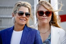 Catalina Amalia y su mamá, Máxima de los Países Bajos. Catalina Amalia y su mamá, Máxima de los Países Bajos.