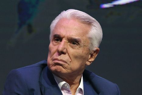 Aunque Frida Sofía hay interpuesto una demanda en contra de au abuelo Enrique Guzmán, el cantante dijo que ama a su nieta.