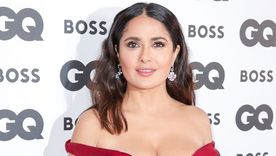 Foto: https://people.com/lifestyle/salma-hayek-looks-radiant-in-red-vivienne-westwood-corset-gown-at-gq-men-of-year-awards/