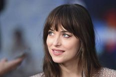 dakota johnson explica que su reciente pelicula fue una experiencia salvaje