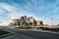 Filial del museo Guggenheim en Abu Dhabi nace como emblema y con raíces en los Emiratos Árabes Unidos: diálogo artístico mundial.