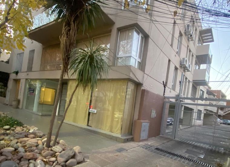 Uno de los locales que abrió recientemente en la zona tuvo que cerrar por los reiterados intentos de robo.