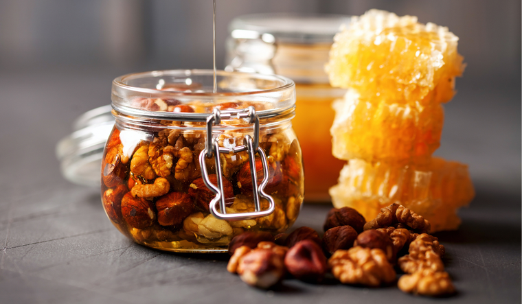 Estas nueces con miel son más que deliciosas ¡se ganarán tu corazón! Foto: Shutterstock