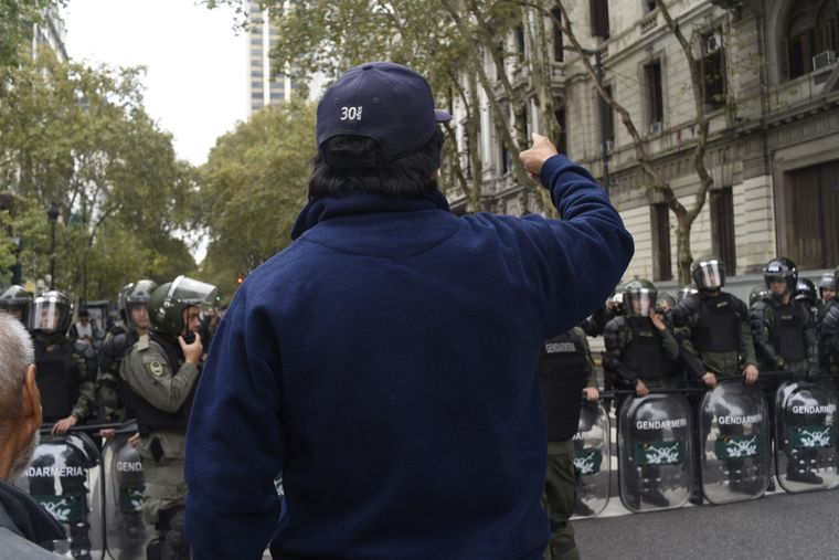 Piqueteros marcharán este viernes a Plaza de Mayo contra las medidas de Javier Milei. Foto: Juan Mateo Aberastain/MDZ