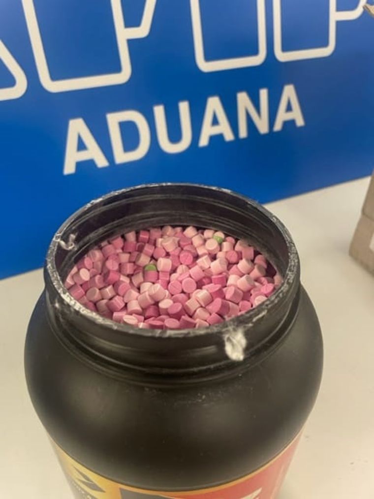 La droga oculta en un frasco de suplemento proteico