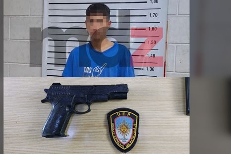 Cristian Contreras, el malviviente detenido, y el arma secuestrada tras el asalto en Las Heras.