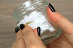 Eliminar las etiquetas puede ser más complicado de lo que pensamos. Foto: Wikihow Eliminar las etiquetas puede ser más complicado de lo que pensamos. Foto: Wikihow