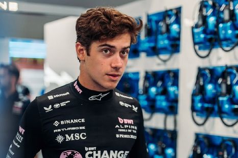 Gran expectativa en el mundo del automovilismo por el enigmático posteo de Alpine en la previa del GP de Brasil. Gran expectativa en el mundo del automovilismo por el enigmático posteo de Alpine en la previa del GP de Brasil.