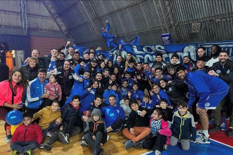 La Superliga de básquet tiene a dos semifinalistas confirmados. La Superliga de básquet tiene a dos semifinalistas confirmados.