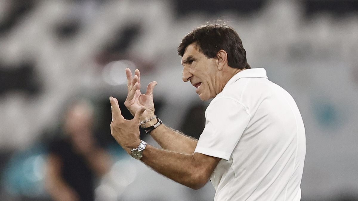 Gustavo Costas, golpeado tras la caída de Racing: 