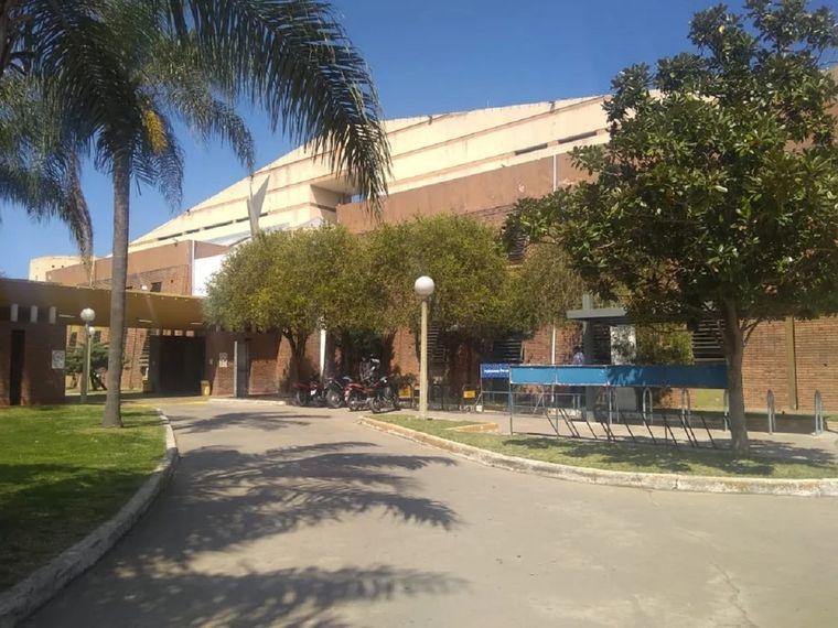 El niño de 5 años está internado en grave estado tras sufrir un impacto de bala Foto: NA