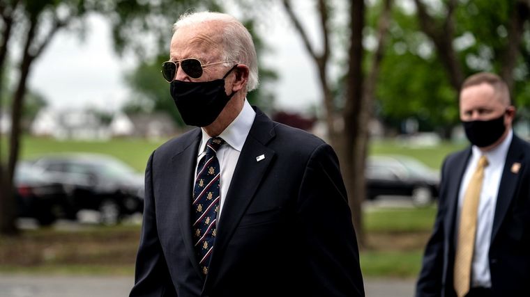 Joe Biden pareciera desafiar las recomendaciones de la OMS