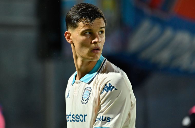 Carboni ya decidió: hará la rehabilitación completa en Racing tras su rotura de ligamentos cruzados. Carboni ya decidió: hará la rehabilitación completa en Racing tras su rotura de ligamentos cruzados.