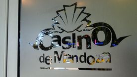 El Gobierno confirmó el despido del agente estatal que se desempeñaba como trabajador del Casino de Mendoza. El Gobierno confirmó el despido del agente estatal que se desempeñaba como trabajador del Casino de Mendoza.