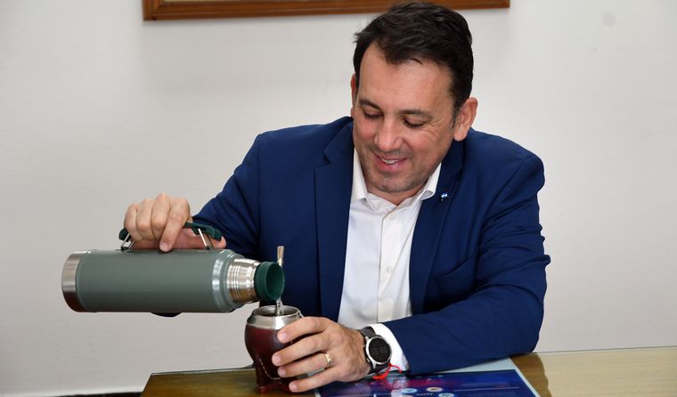 El ministro de Educación, Cultura e Infancia Tadeo García Zalazar: Buscamos que los cambios la secundaria favorezcan la inserción en la universidad y en el mercado laboral.