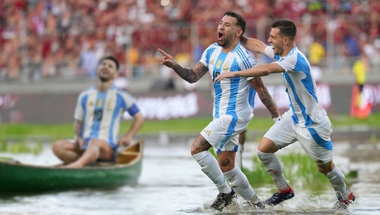 El partido se desnaturalizó con la lluvia. Foto: @posta_sports