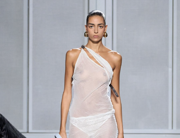 Las pasarelas de la Fashion Week lucieron un nuevo estilo, más sencillo y natural. Foto: Instagram @fashionweek