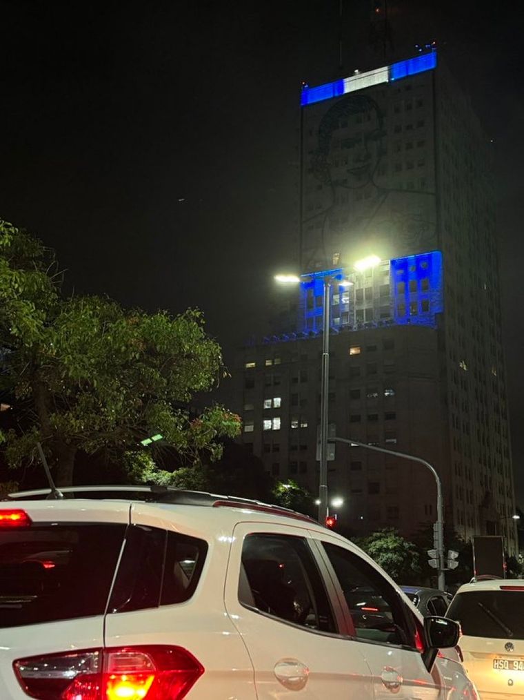 El Gobierno apagó la imagen de Evita Perón en la 9 de Julio